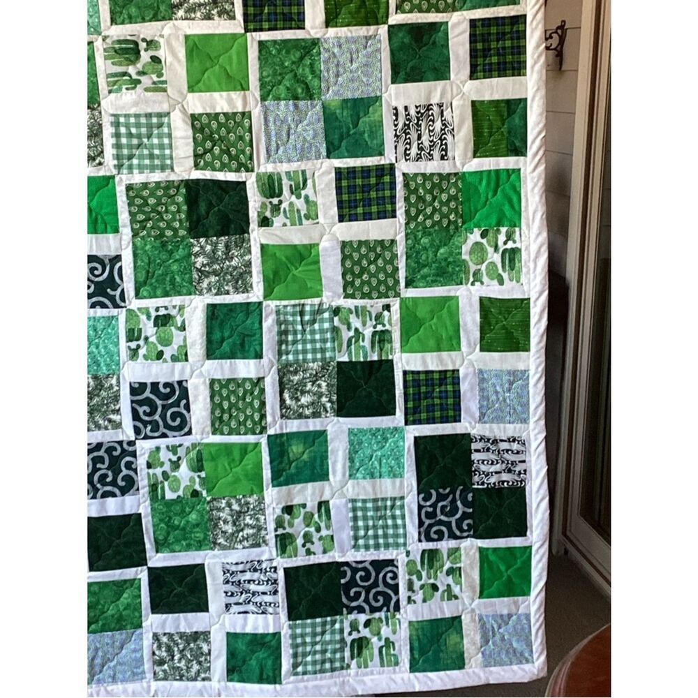 NWT Hand Crafted Green and White Bright Quilt
